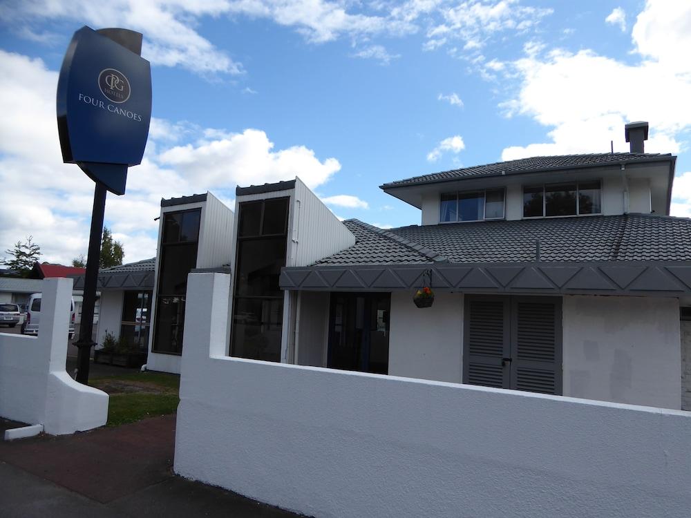 Four Canoes Hotel Rotorua Exteriör bild